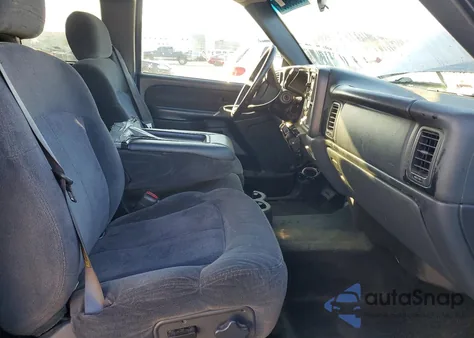 2002 Chevrolet Silverado C1500 из США, поврежденный, VIN 2GCEC19T321110645